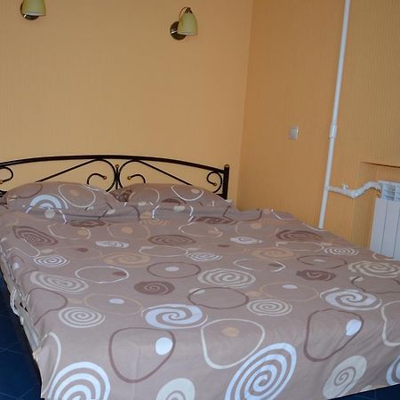 Apartment Laboratorniy Per. 26 Kiev Bagian luar foto