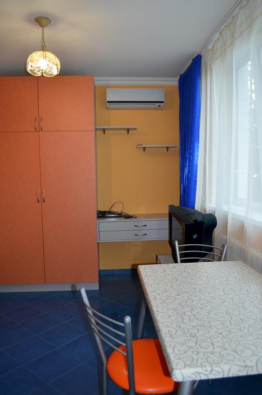 Apartment Laboratorniy Per. 26 Kiev Bagian luar foto